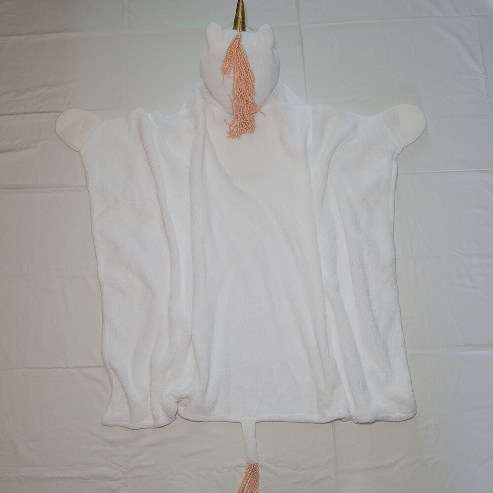 Pillowfort Unicorn Hooded Blanket 40x50 Super Soft White - Picture 4 of 13
